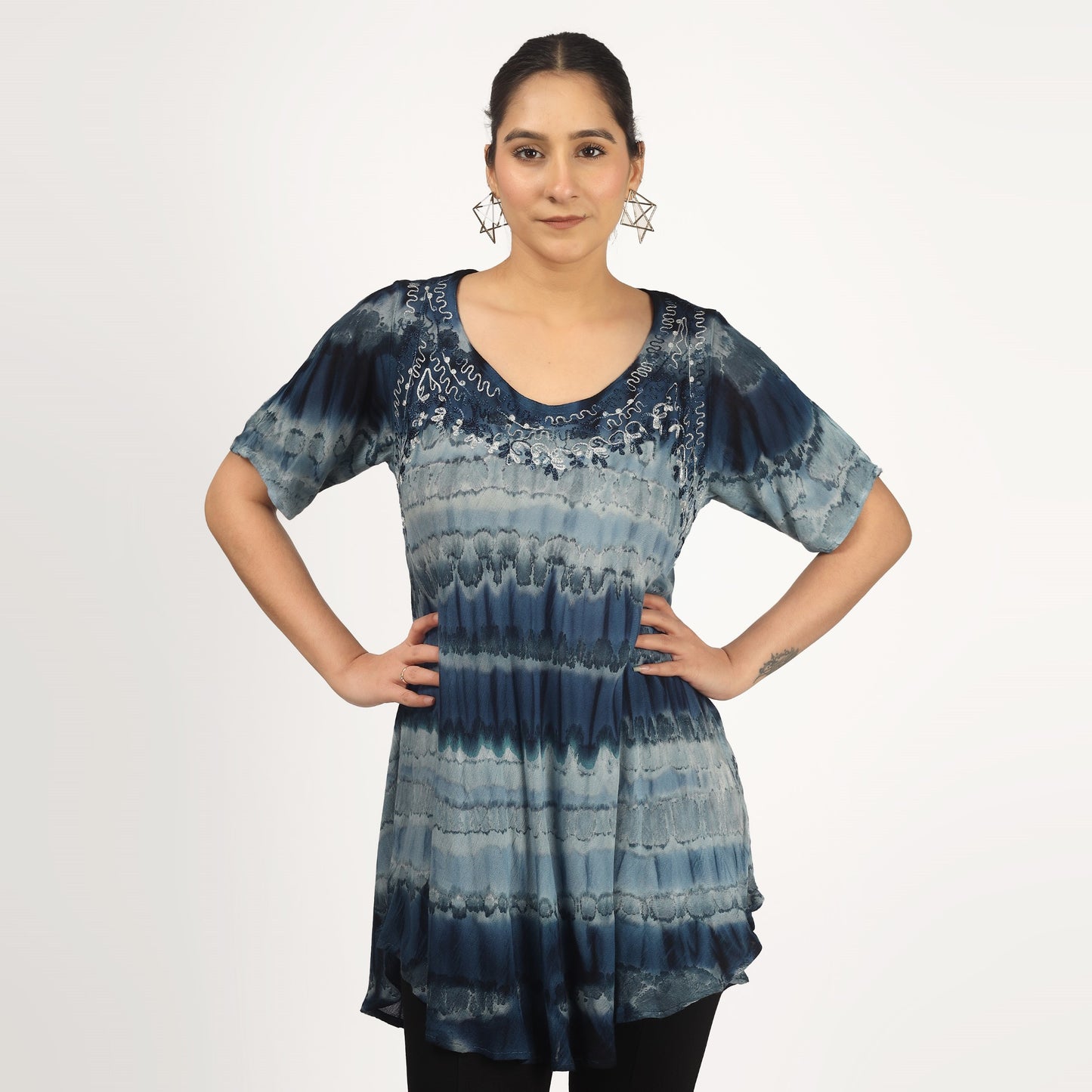 Earthen Threads Boho Summers Tie-Dye Embroidered Poncho Top Free Size